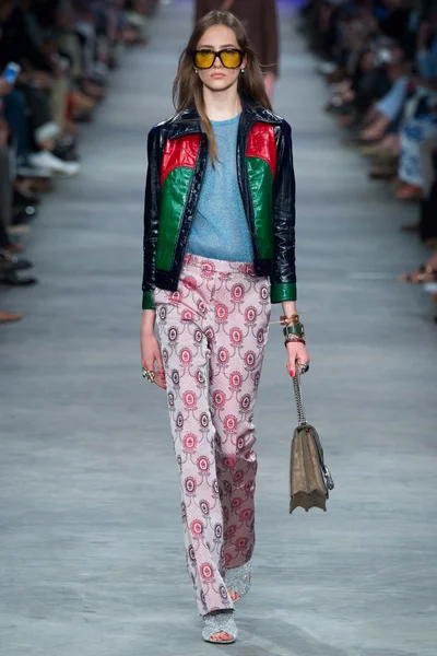 Look 53